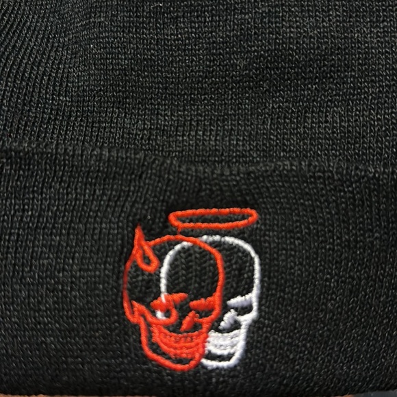 SHEIN skull embroidered beanie - Picture 3 of 4
